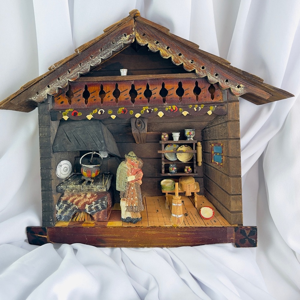 Vintage handcrafted Anri Diorama Made in Italy Cottagecore Chalet Décor Grams - Picture 4 of 13